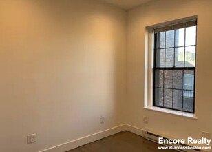 88A West Cedar St, Unit 2 in Boston, MA - Building Photo - Building Photo