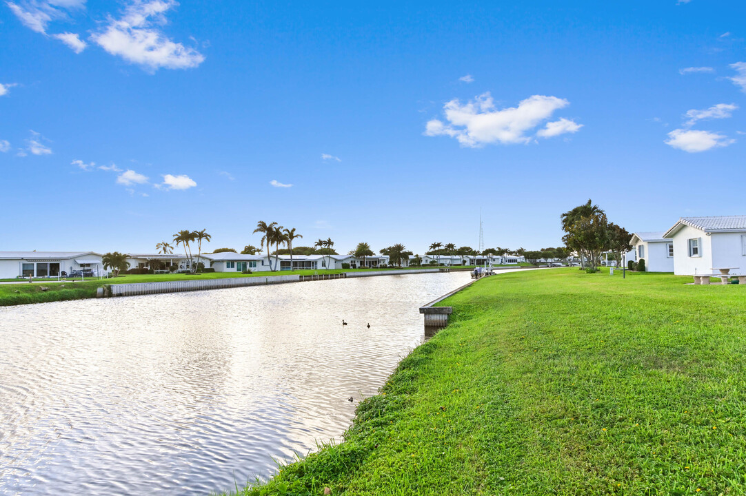 908 SW 7th Ave in Boynton Beach, FL - Building Photo