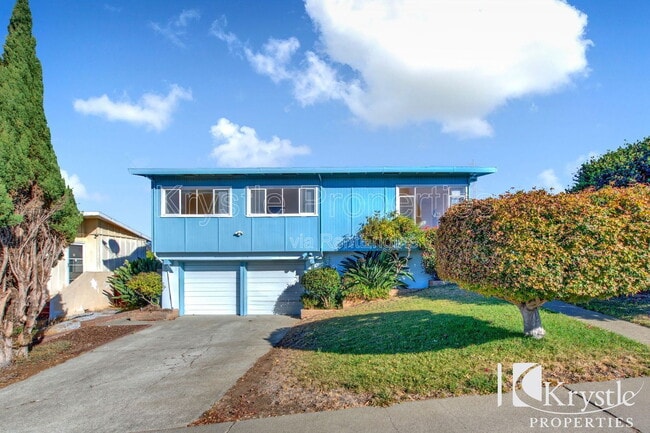 1512 Sereno Dr in Vallejo, CA - Foto de edificio - Building Photo