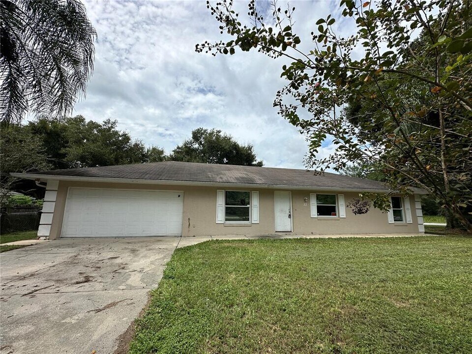 53 Hemlock Radial Loop in Ocala, FL - Building Photo