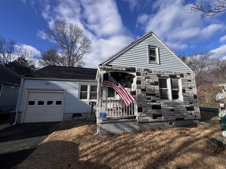 66 Dawn St in Fairfield, CT - Building Photo