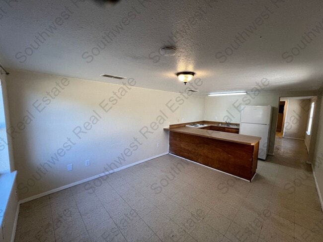 1704 Sheldon St in Clovis, NM - Building Photo - Building Photo