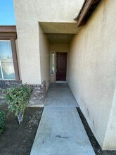 7004 Dravite Dr in Bakersfield, CA - Building Photo - Building Photo
