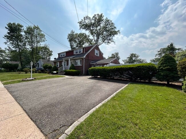 property at 84 N Vivyen St