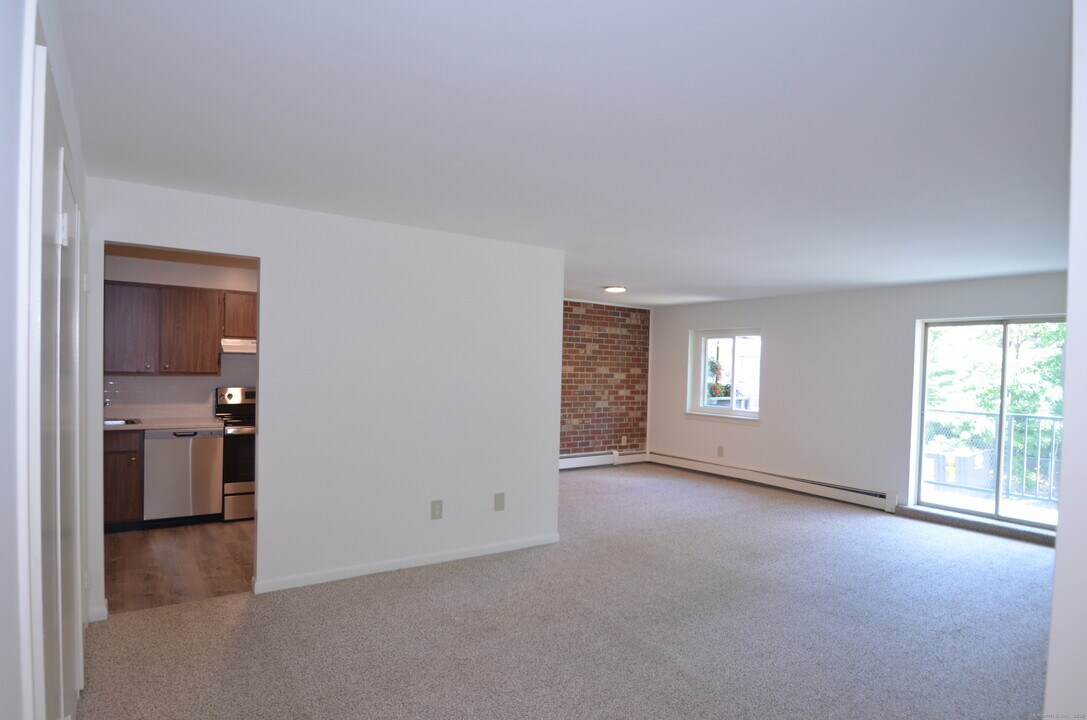 3900 Park Ave in Bridgeport, CT - Building Photo