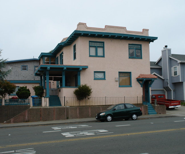 717 Sacramento St in Vallejo, CA - Foto de edificio - Building Photo