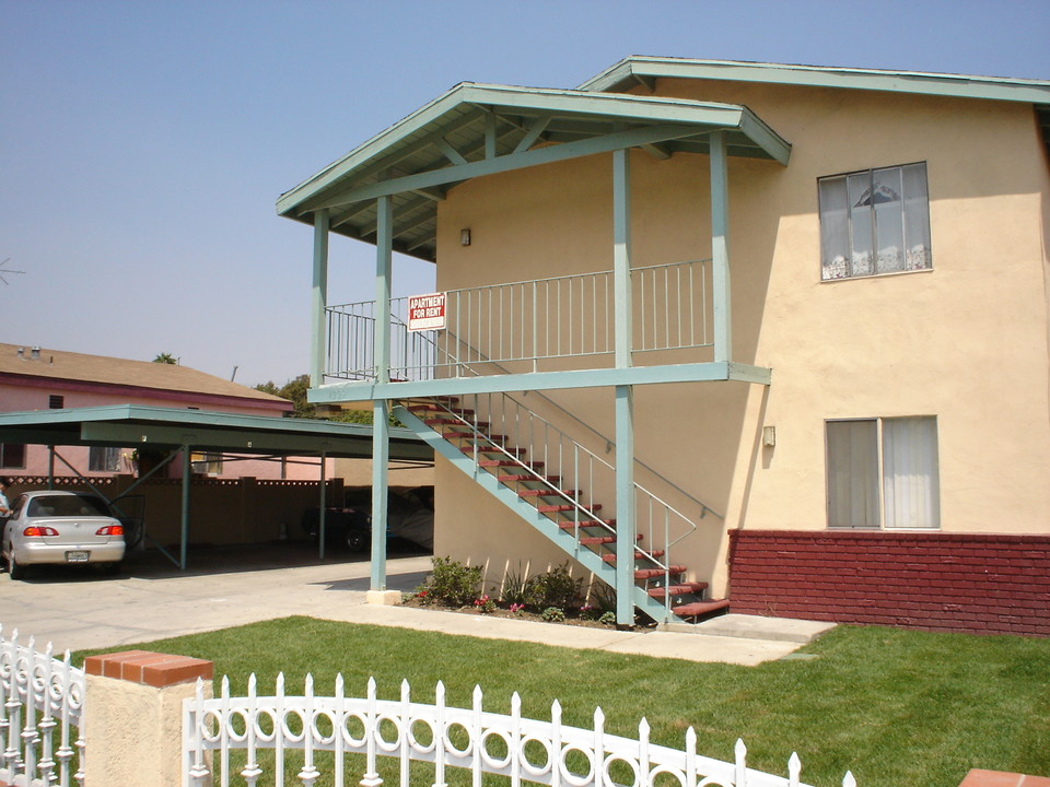 4329 E 55th St in Maywood, CA - Building Photo