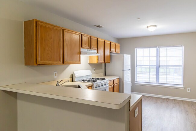 Amber Grove in Lakewood, NJ - Building Photo - Interior Photo