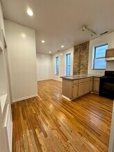 1102 N Ashland Ave, Unit 2FR in Chicago, IL - Foto de edificio - Building Photo