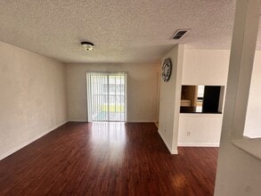 4202 Pershing Pointe Pl in Orlando, FL - Building Photo - Building Photo