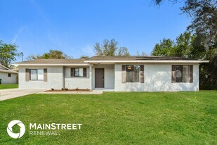 2755 Candler Dr in Deltona, FL - Building Photo