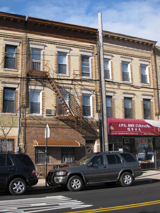 7106 15th Ave in Brooklyn, NY - Foto de edificio