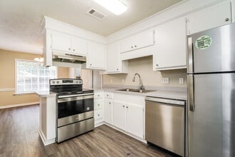 145 Bellegrove Cir in Brandon, MS - Foto de edificio - Building Photo