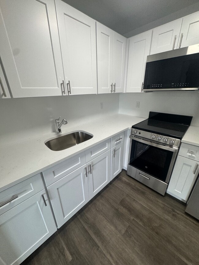 1353 Castle Hill Ave in Bronx, NY - Building Photo - Building Photo