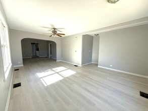 828 Lenox Ave in Waukegan, IL - Building Photo - Building Photo