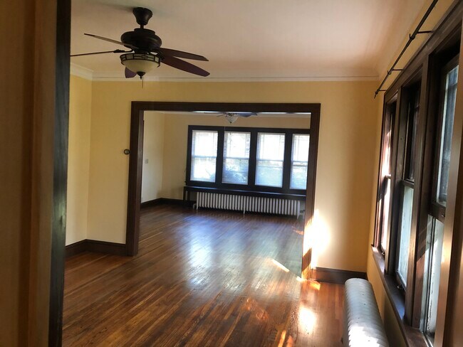 1089 22nd Ave SE in Minneapolis, MN - Building Photo - Building Photo
