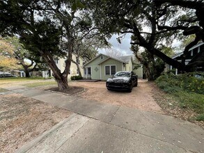 1415 Travis Heights Blvd in Austin, TX - Building Photo - Building Photo