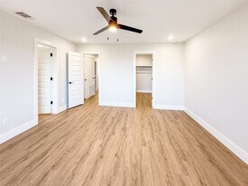 5605 Mobeetie Lp in Bee Cave, TX - Building Photo