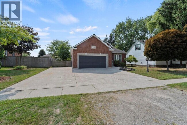 558 Reaume Rd in Windsor, ON - Building Photo - Building Photo
