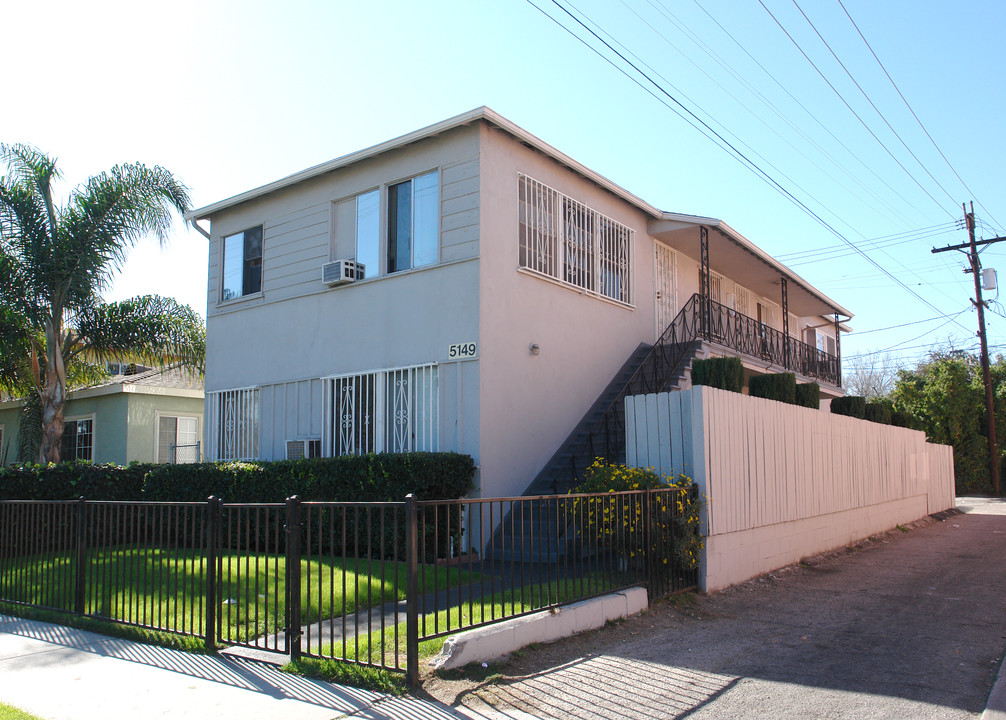 5149 Cahuenga Blvd in North Hollywood, CA - Foto de edificio