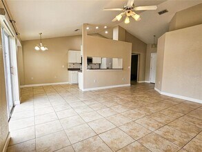 5260 English Dr in Lakeland, FL - Building Photo - Building Photo