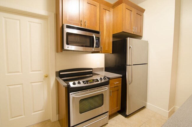 406 Marlborough St, Unit 6 in Boston, MA - Building Photo - Building Photo