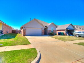 8312 NW 140th St in Oklahoma City, OK - Building Photo - Building Photo