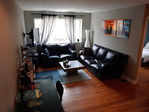 5953 N Kenmore Ave-Unit -201CC in Chicago, IL - Building Photo - Building Photo