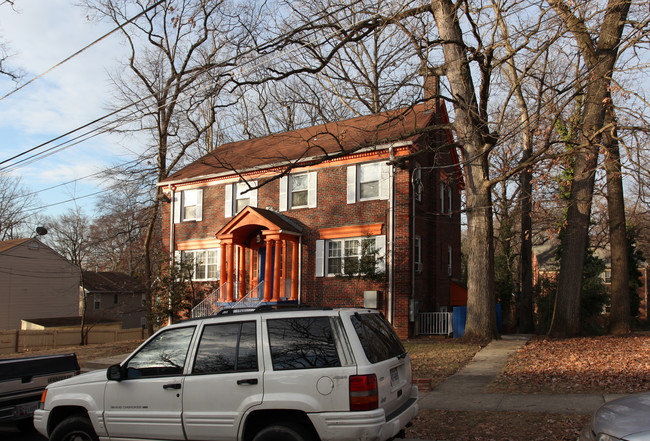 8304 Eastridge Ave in Takoma Park, MD - Building Photo - Building Photo