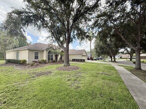 15224 Kestrelrise Dr in Lithia, FL - Building Photo - Building Photo
