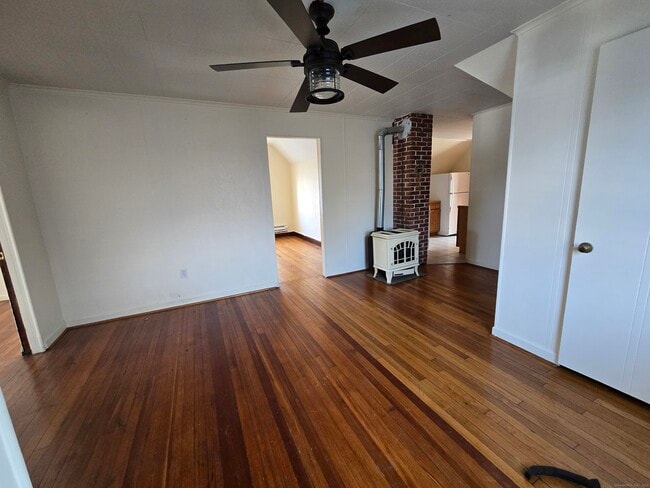 389 Carroll Ave in Bridgeport, CT - Building Photo - Building Photo