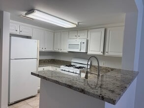 11710 Old Georgetown Rd, Unit 405 in North Bethesda, MD - Building Photo - Building Photo
