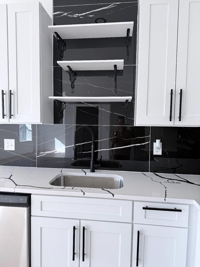 828 E Main St in Columbus, OH - Building Photo - Building Photo