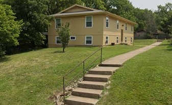 850 Highland Dr, Unit 4 in Lawrence, KS - Building Photo
