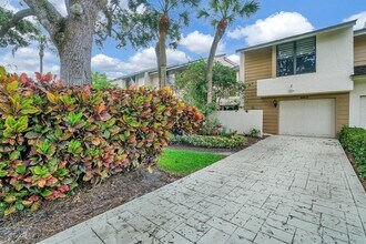 6012 Glendale Dr in Boca Raton, FL - Building Photo - Building Photo