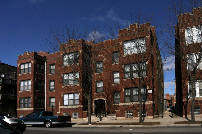 3746 W Wrightwood Ave in Chicago, IL - Building Photo - Building Photo