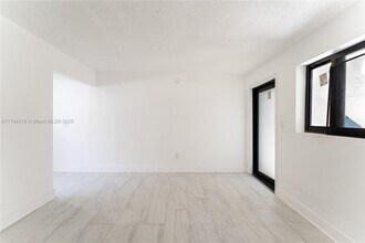 1515 NW N River Dr in Miami, FL - Building Photo - Building Photo