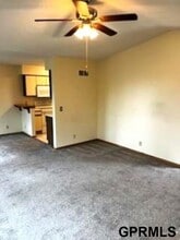 9260 Erskine Plaza in Omaha, NE - Building Photo - Building Photo