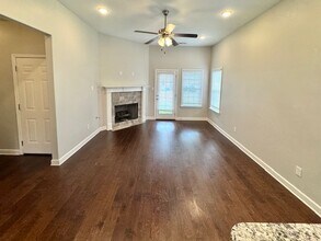 7545 Glen Laurel Way in Memphis, TN - Foto de edificio - Building Photo