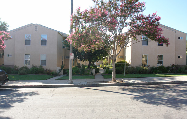 311-329 Cornell Dr in Burbank, CA - Building Photo - Building Photo