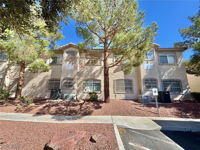 property at 5415 W Harmon Ave
