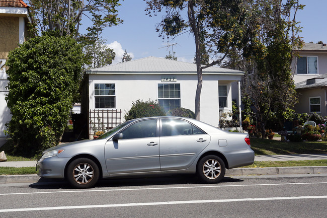 1427 Yale St in Santa Monica, CA - Building Photo - Building Photo