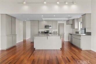 24821 Hon Ave in Laguna Hills, CA - Building Photo - Building Photo