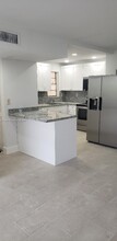 870 NW 87th Ave, Unit 407 in Miami, FL - Building Photo - Building Photo