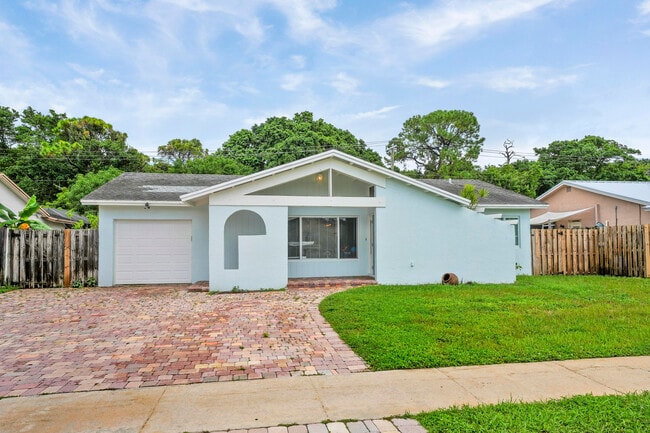 22672 SW 54th Ave