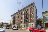 6111 Catalpa Ave in Ridgewood, NY - Foto de edificio - Building Photo