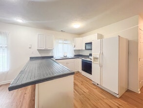34 Fox Hill Dr in Kilmarnock, VA - Building Photo - Building Photo