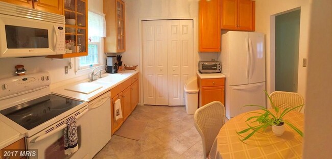 8021 Leland Rd in Manassas, VA - Building Photo - Building Photo