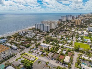 413 S Ocean Blvd in Pompano Beach, FL - Foto de edificio - Building Photo