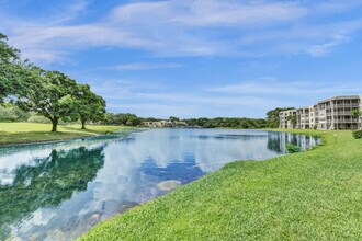 9470 Poinciana Pl in Davie, FL - Building Photo - Building Photo